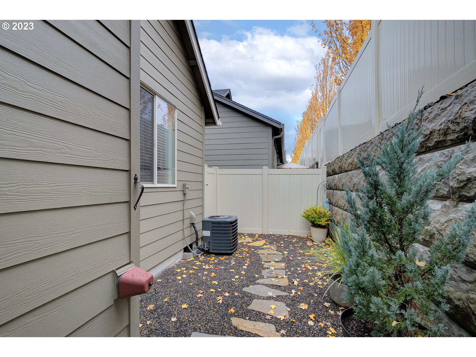 17402 Northeast 16th Avenue Ridgefield, WA 98642 - Photo 31 of 32 a view of outdoor space and yard