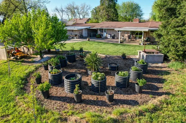 $465,000 | 19279 Grn Acrs West, Redding, CA 96002