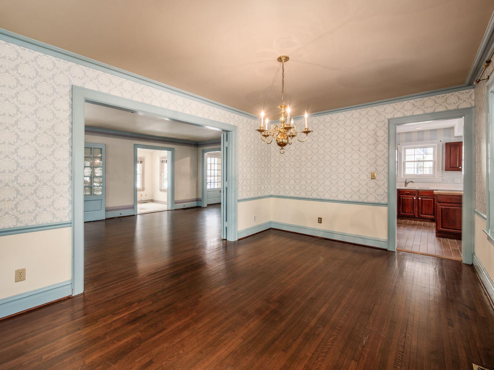 2350 Bryden Road Bexley, OH 43209 - Photo 16 of 72 Dining Room