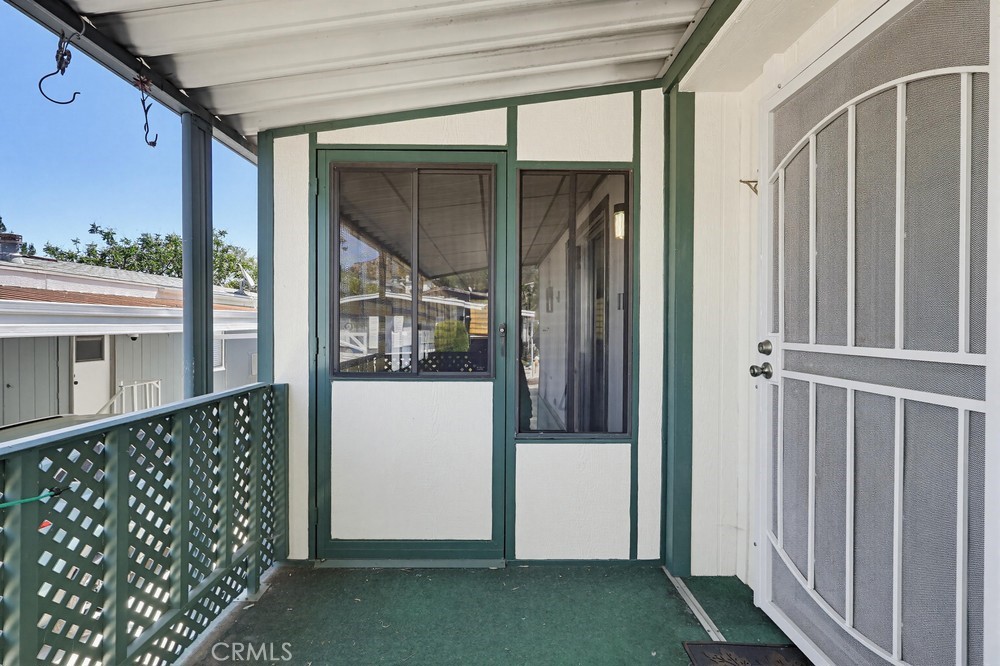 31244 North Lakehills Road Castaic, CA 91384 - Photo 5 of 72 Entry