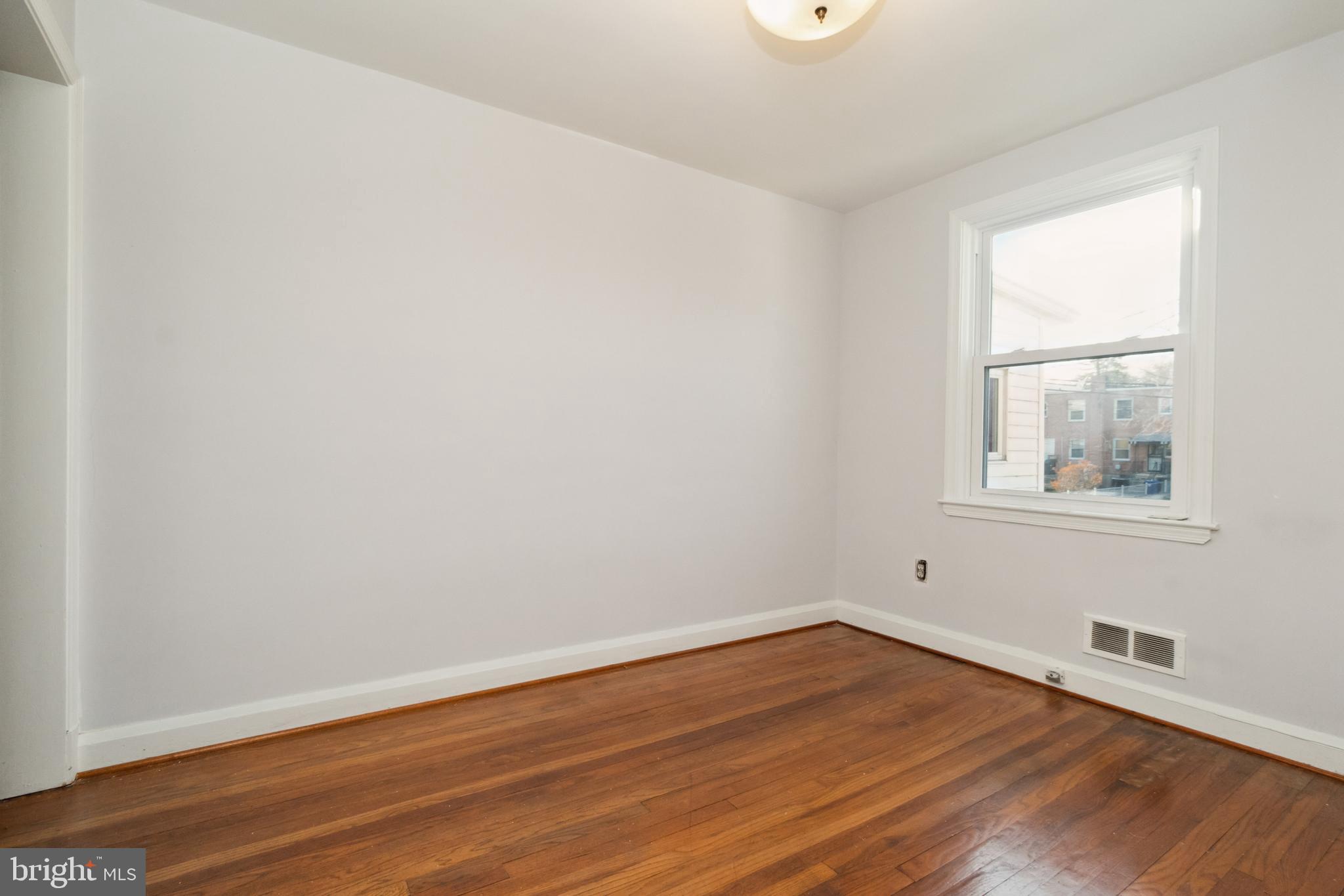 712 Bethnal Road Baltimore, MD 21229 - Photo 11 of 31