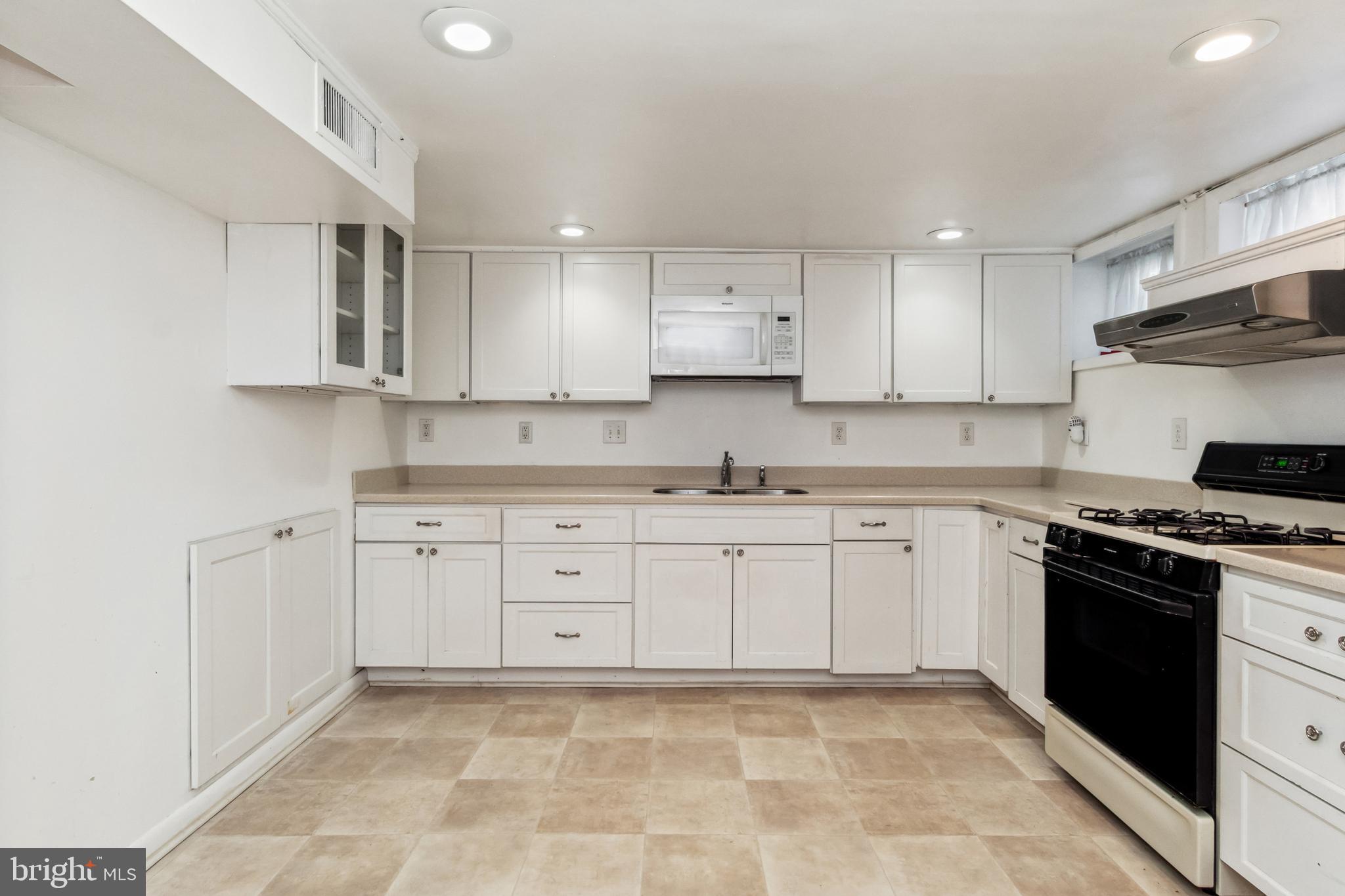 712 Bethnal Road Baltimore, MD 21229 - Photo 13 of 31
