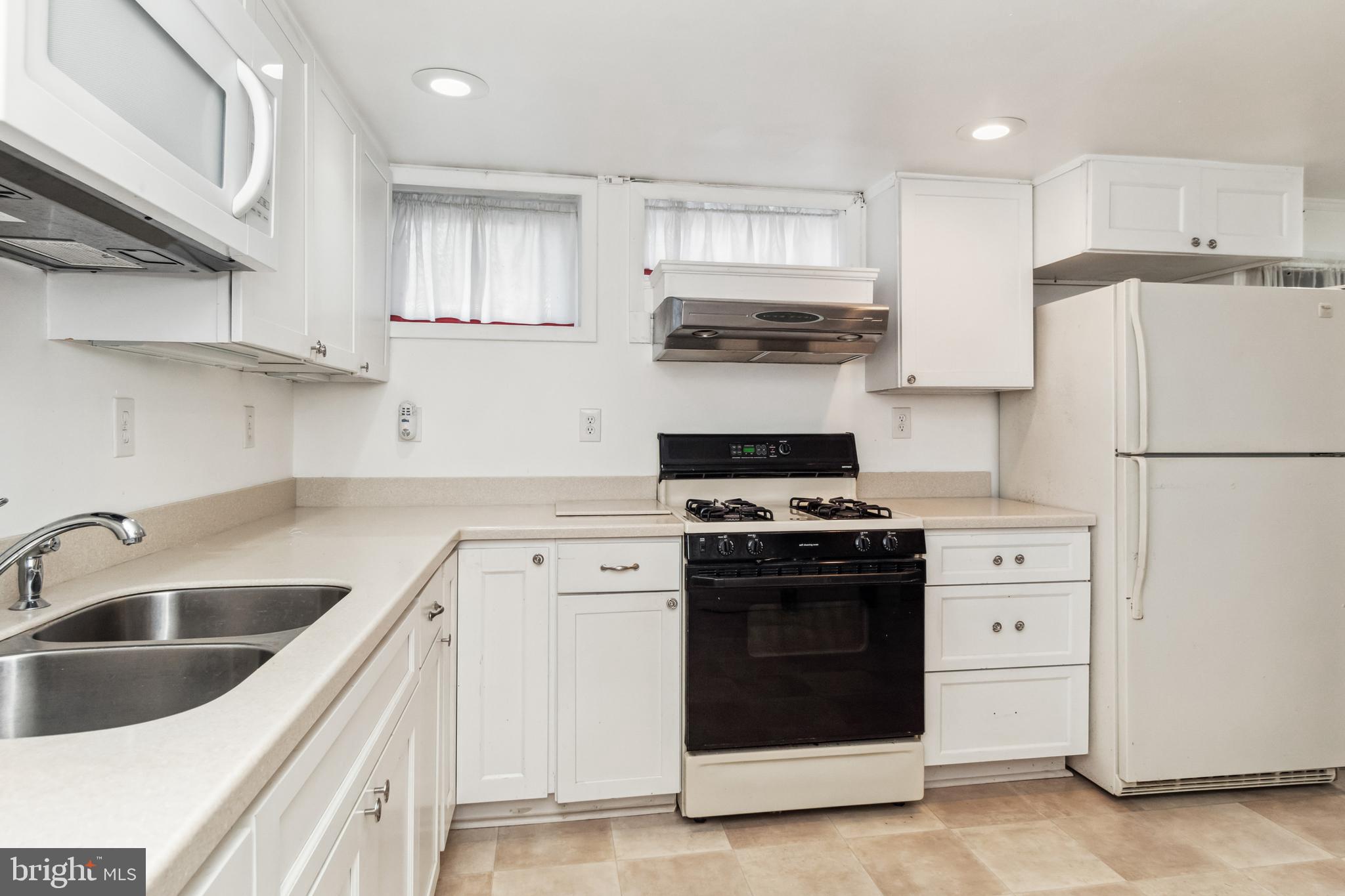 712 Bethnal Road Baltimore, MD 21229 - Photo 16 of 31