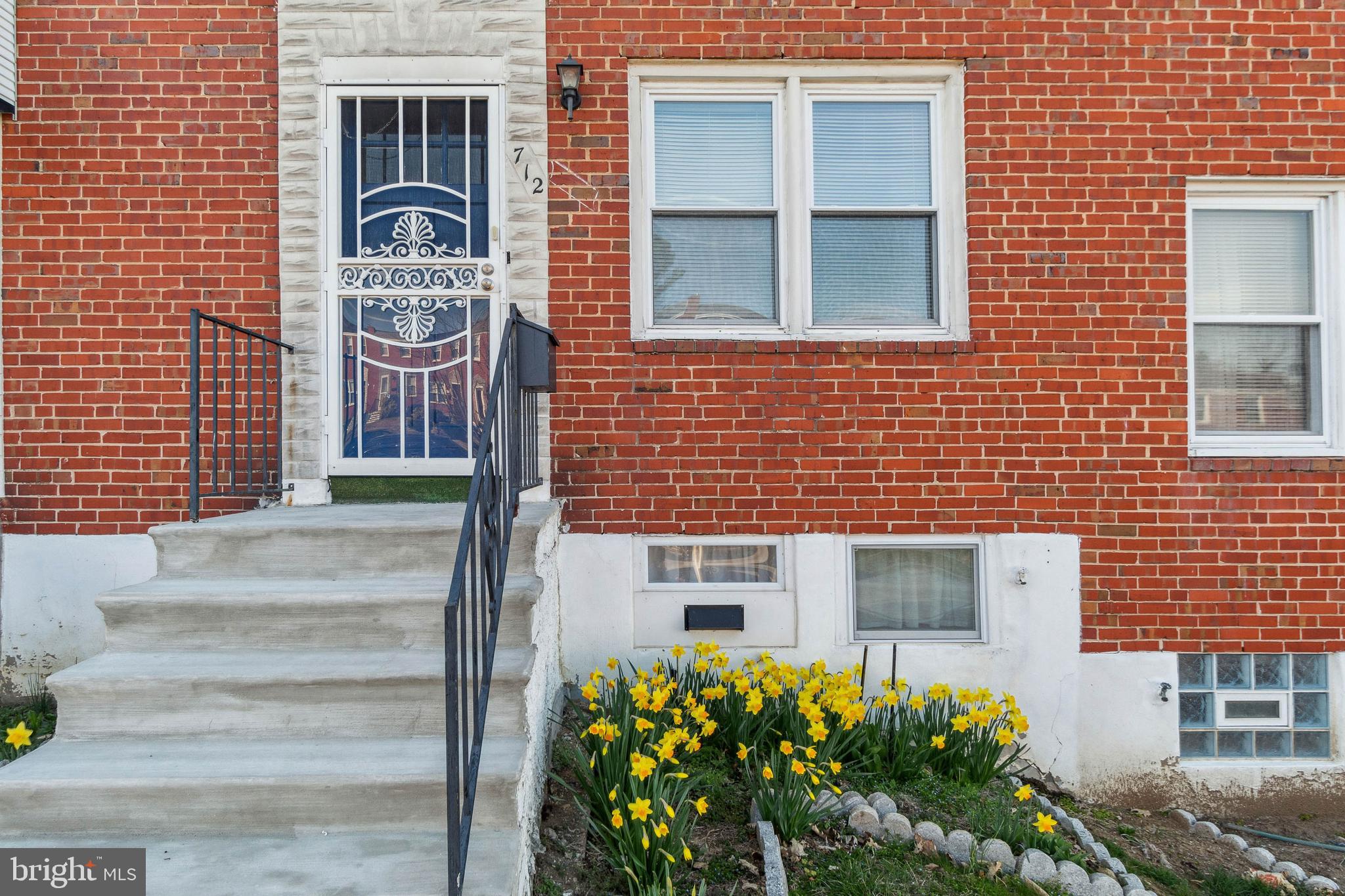 712 Bethnal Road Baltimore, MD 21229 - Photo 2 of 31