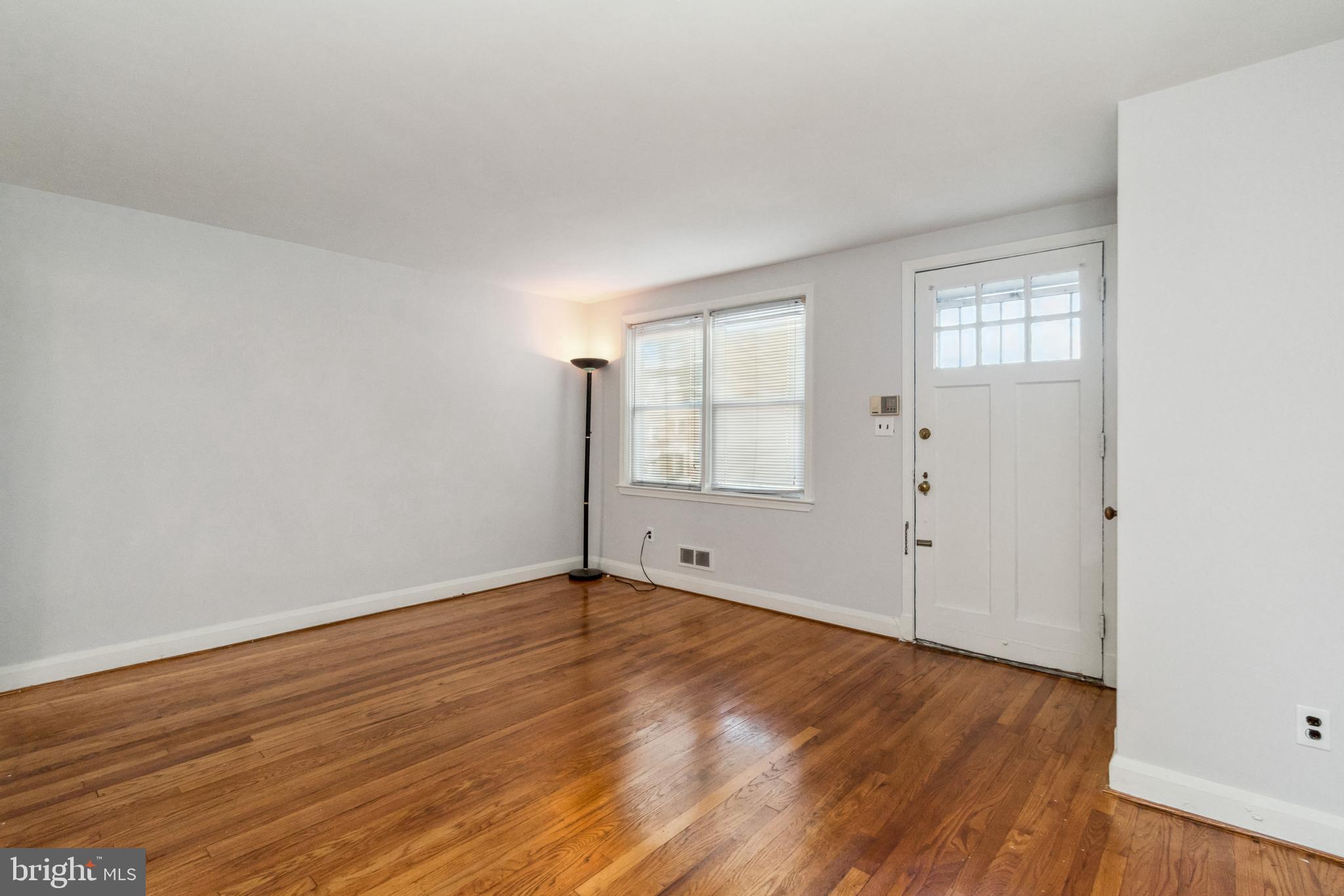 712 Bethnal Road Baltimore, MD 21229 - Photo 6 of 31