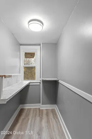 $1,600 | 6 Blakley Court, Unit 2, Troy, NY 12180