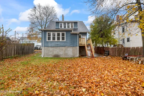 $1,600 | 6 Blakley Court, Unit 2, Troy, NY 12180