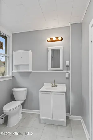 $1,600 | 6 Blakley Court, Unit 2, Troy, NY 12180