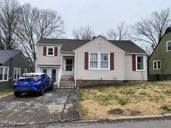 $1,000 | 315 Oak Grove Avenue, Greeneville, TN 37745