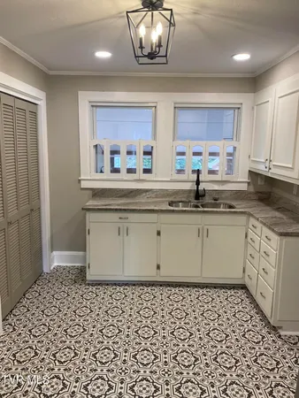$1,000 | 315 Oak Grove Avenue, Greeneville, TN 37745