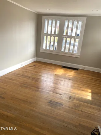 $1,000 | 315 Oak Grove Avenue, Greeneville, TN 37745