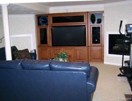 1379 Tulberry Circle Rochester, MI 48306 - Photo 21 of 25 Walkout entertainment