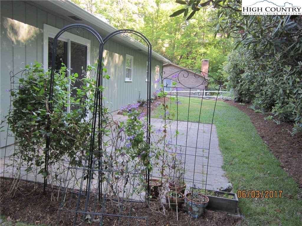107 Overlook Drive Boone, NC 28607 - Photo 3 of 18 Gallery Image 3