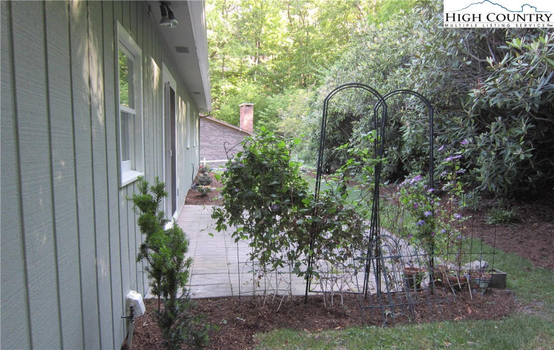 107 Overlook Drive Boone, NC 28607 - Photo 4 of 18 Gallery Image 4