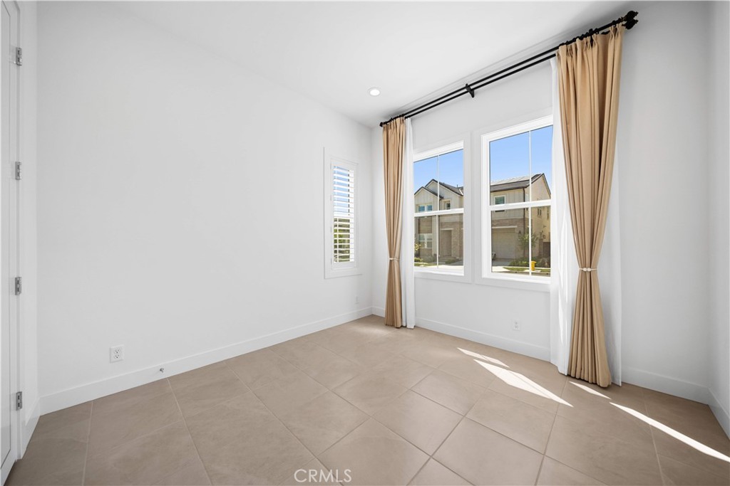 360 Riverbend Lake Forest, CA 92630 - Photo 6 of 75