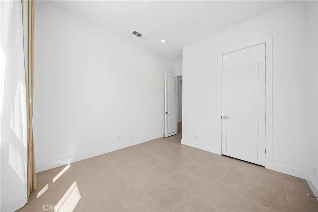 360 Riverbend Lake Forest, CA 92630 - Photo 7 of 75