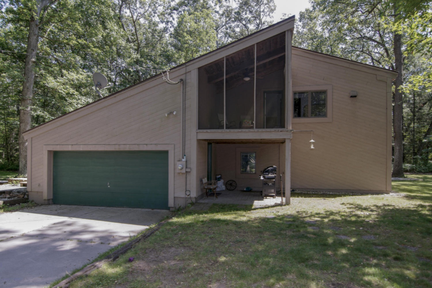 3261 Putnam Road Muskegon, MI 49445 - Photo 1 of 40 1