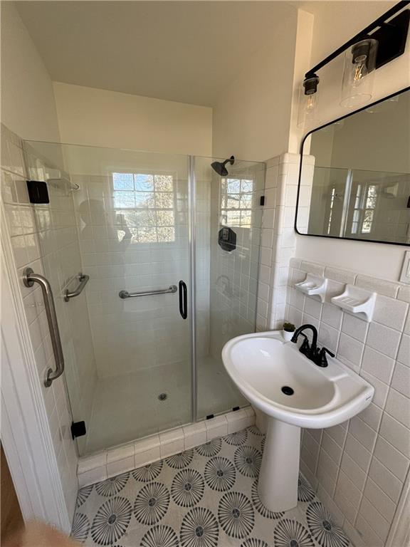 3425 New MacLand Road Powder Springs, GA 30127 - Photo 17 of 21 a bathroom with a sink toilet and shower