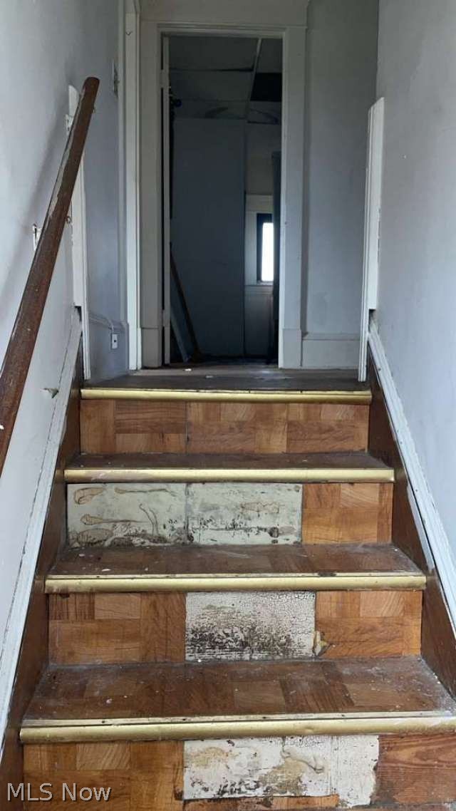 417 Cleveland Road Cleveland, OH 44108 - Photo 12 of 24 Gallery Image 12