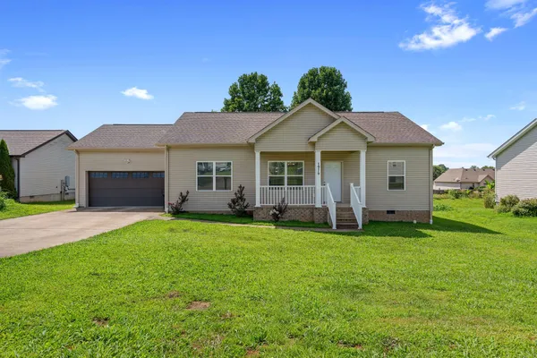 $325,000 | 1976 Normandy Drive, Columbia, TN 38401