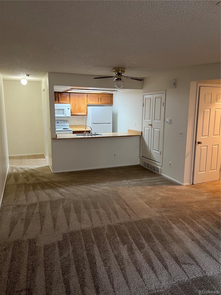 447 South Memphis Way, Unit 5 Aurora, CO 80017 - Photo 2 of 8