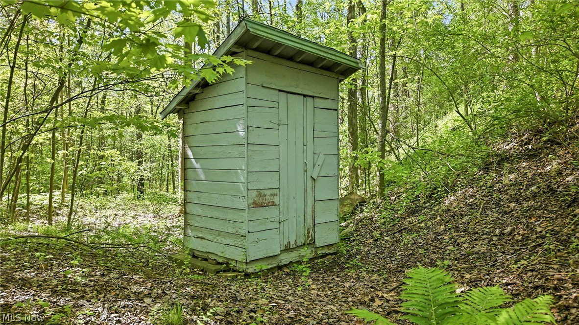 13689 Beard Road New Springfield, OH 44443 - Photo 46 of 48 outhouse