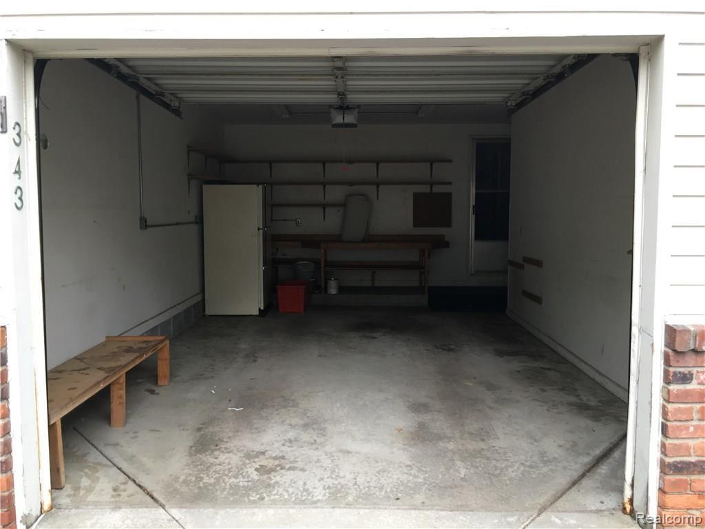 343 South Crooks Road Clawson, MI 48017 - Photo 12 of 13 IMG_2699.JPG