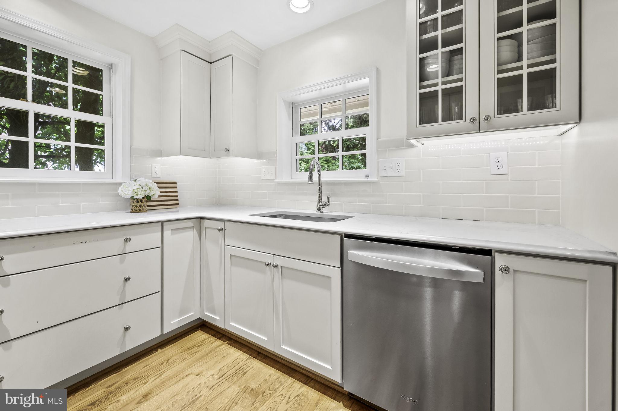 203 St Dunstans Road Baltimore, MD 21212 - Photo 13 of 49