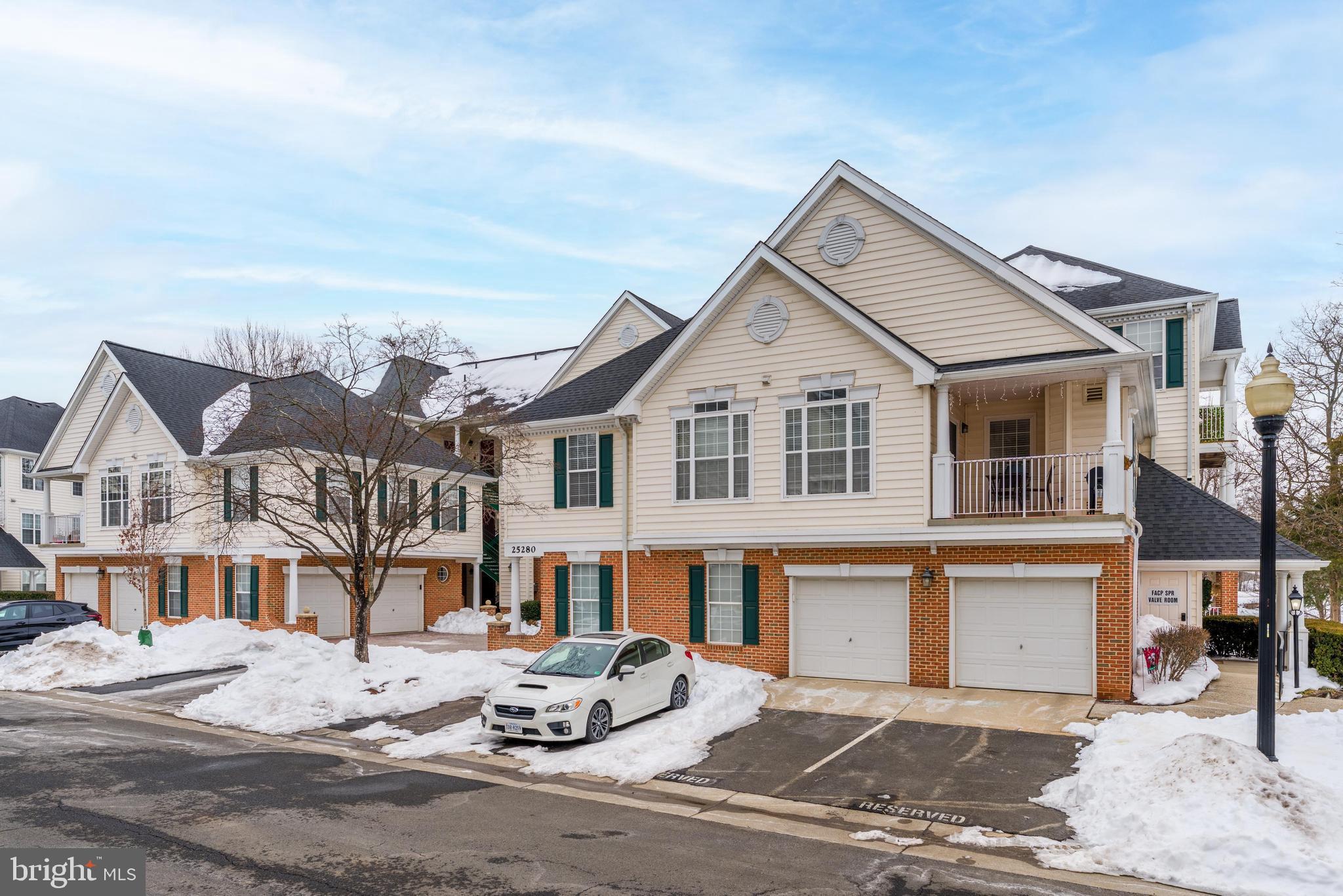 25280 Lake Shore Square, Unit 102 Chantilly, VA 20152 - Photo 4 of 9