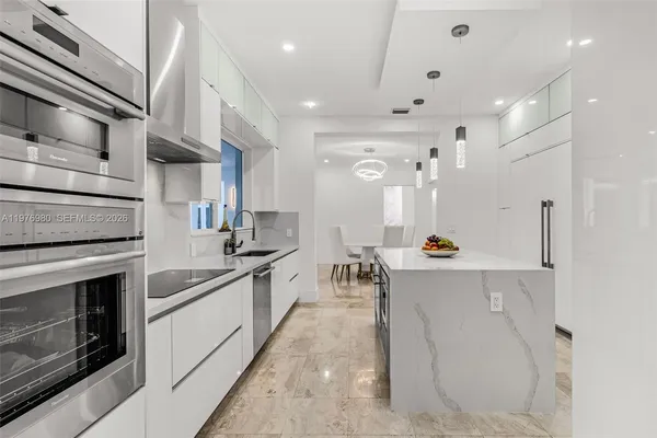 $5,690,000 | 6290 Southwest 130th Terrace, Pinecrest, FL 33156