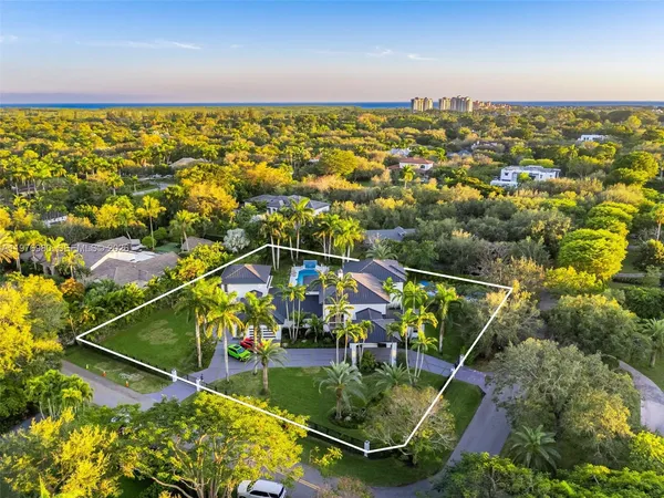 $5,690,000 | 6290 Southwest 130th Terrace, Pinecrest, FL 33156