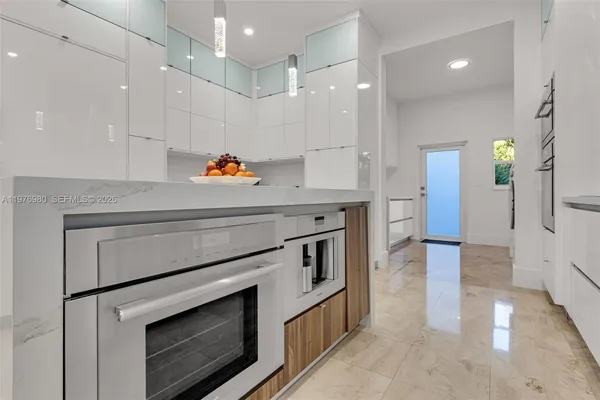 $5,690,000 | 6290 Southwest 130th Terrace, Pinecrest, FL 33156