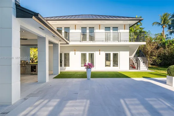 $5,690,000 | 6290 Southwest 130th Terrace, Pinecrest, FL 33156