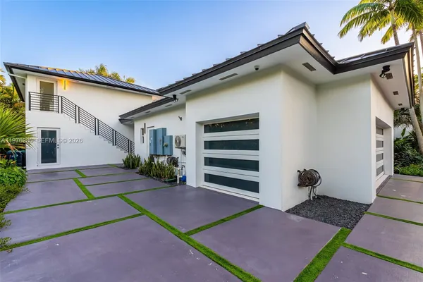 $5,690,000 | 6290 Southwest 130th Terrace, Pinecrest, FL 33156