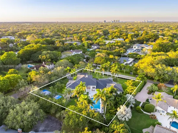 $5,690,000 | 6290 Southwest 130th Terrace, Pinecrest, FL 33156