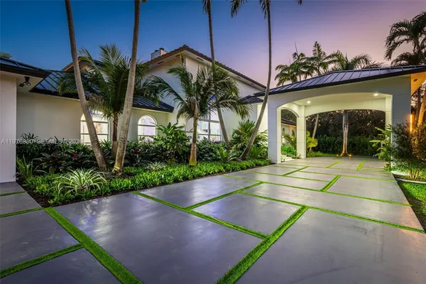 $5,690,000 | 6290 Southwest 130th Terrace, Pinecrest, FL 33156