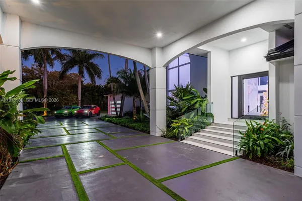 $5,690,000 | 6290 Southwest 130th Terrace, Pinecrest, FL 33156
