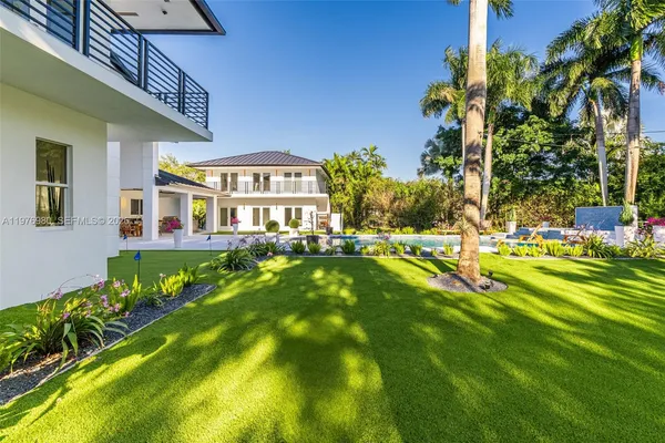 $5,690,000 | 6290 Southwest 130th Terrace, Pinecrest, FL 33156