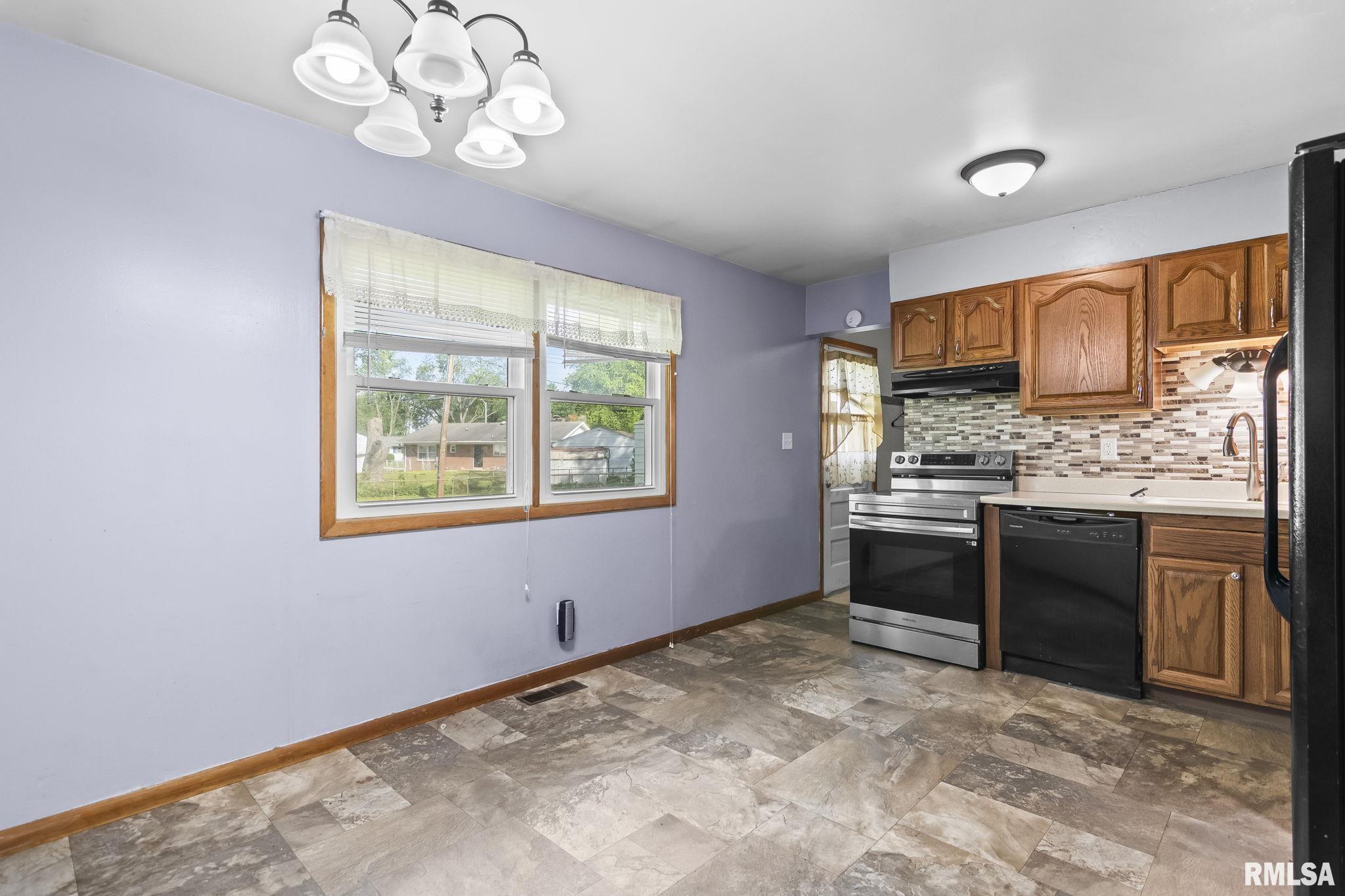 16 Delmar Drive Springfield, IL 62703 - Photo 11 of 28