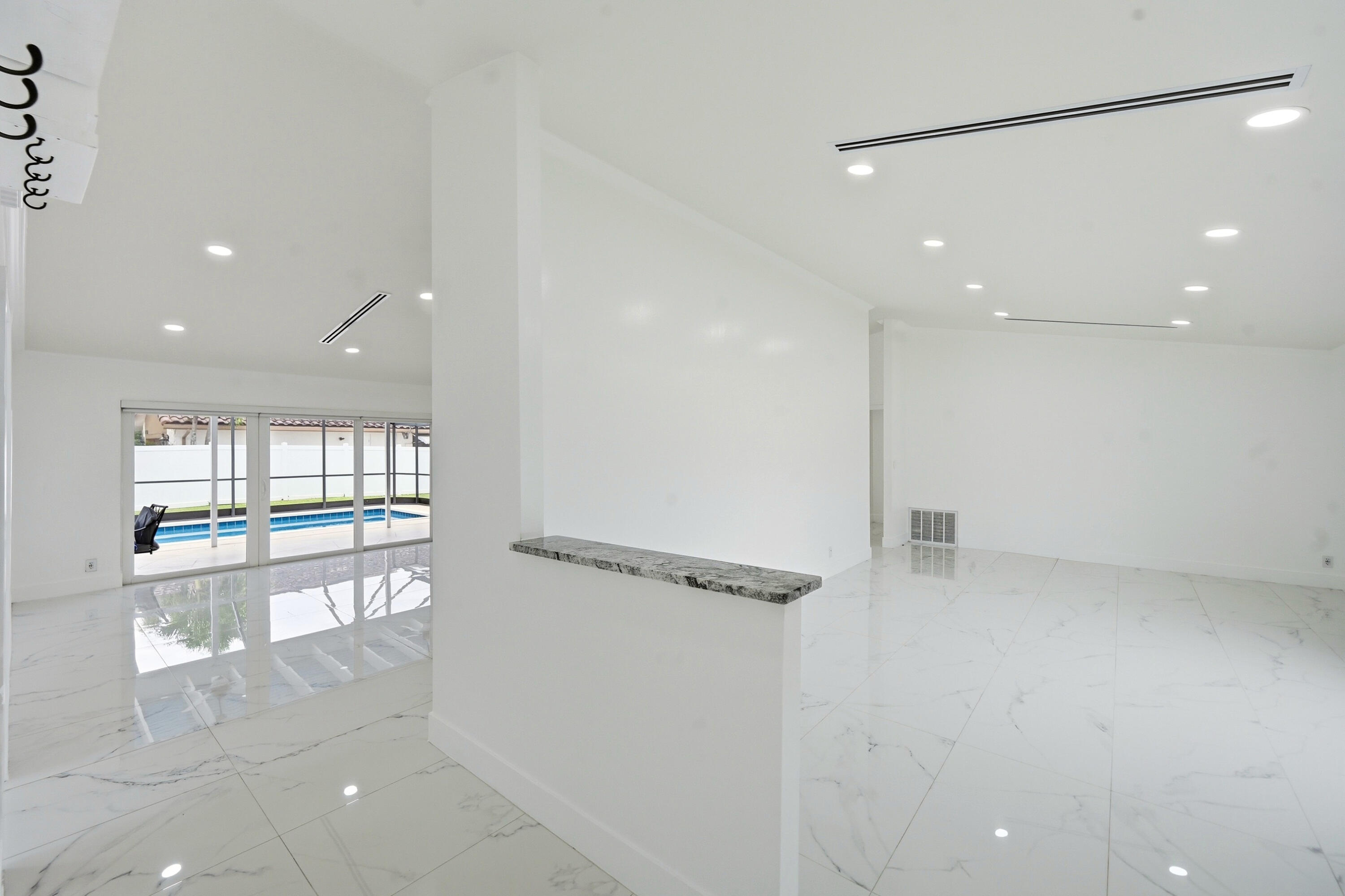 398 Northwest 22nd Avenue Boca Raton, FL 33486 - Photo 14 of 64 Living Room