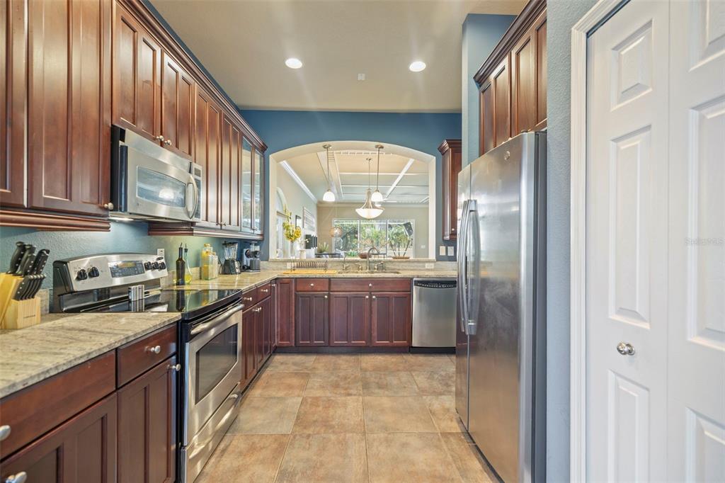 4352 English Turn Way Wesley Chapel, FL 33543 - Photo 7 of 57