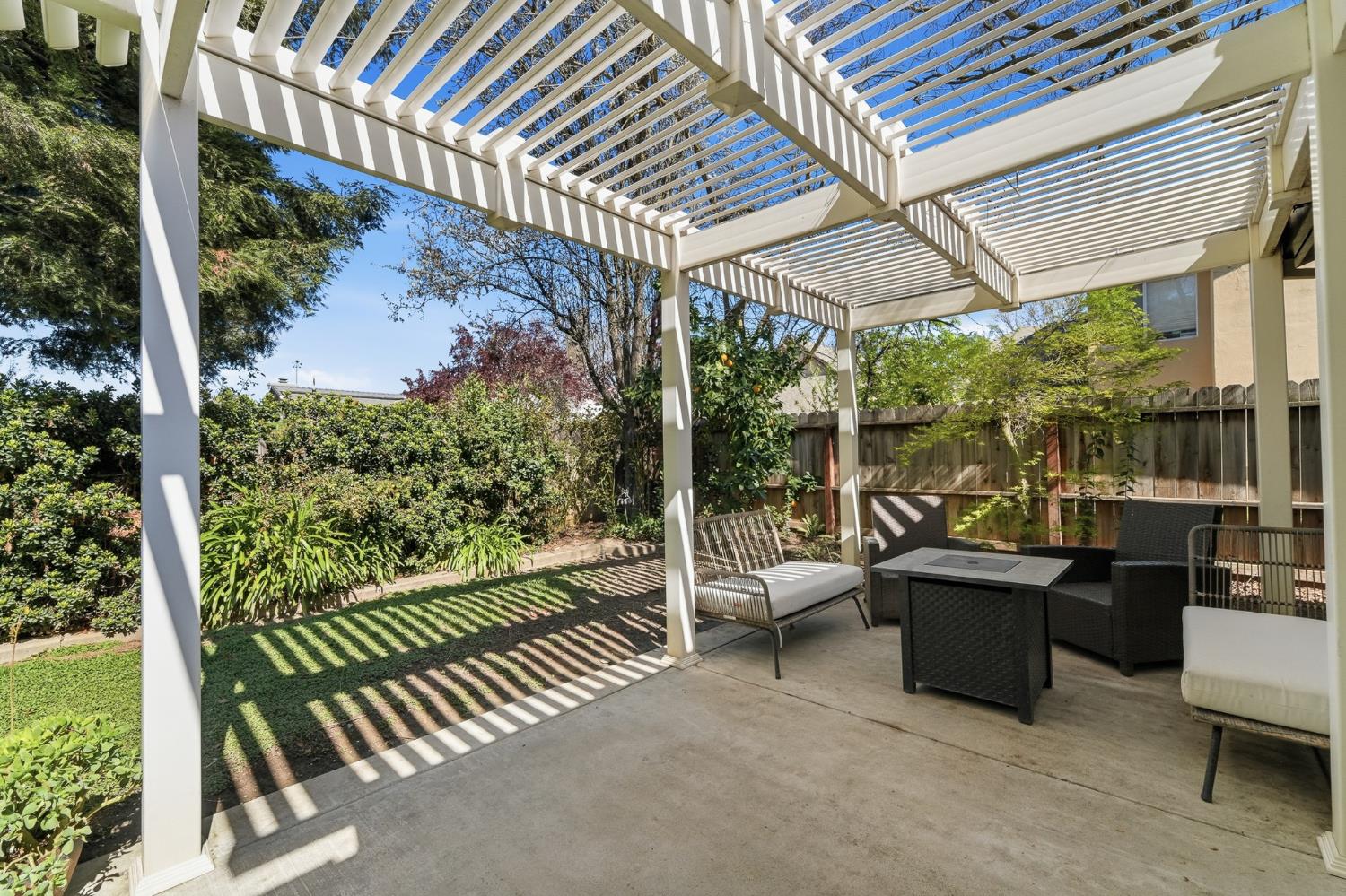 3409 Friar Tuck Way Modesto, CA 95355 - Photo 42 of 46 a view of a chairs and couches in the patio