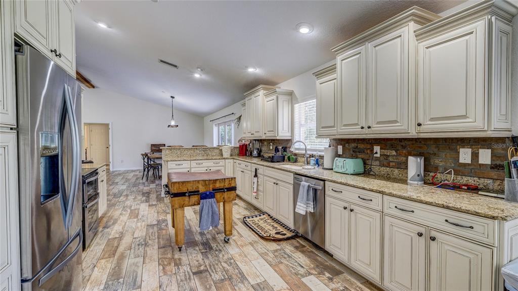 560 Oakford Road Sarasota, FL 34240 - Photo 21 of 48