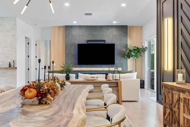 $1,162,500 | 15924 Southwest 61st Court, Davie, FL 33331