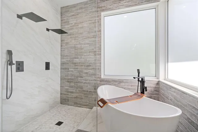 $1,162,500 | 15924 Southwest 61st Court, Davie, FL 33331