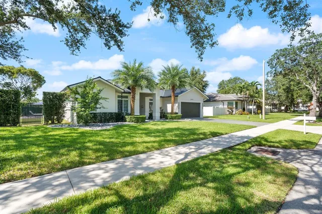 $1,162,500 | 15924 Southwest 61st Court, Davie, FL 33331