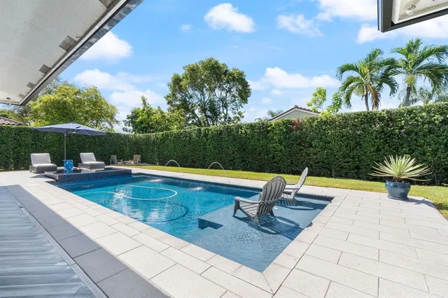 $1,162,500 | 15924 Southwest 61st Court, Davie, FL 33331
