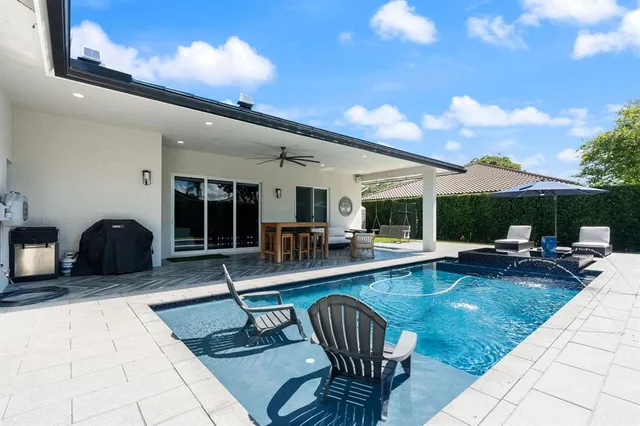 $1,162,500 | 15924 Southwest 61st Court, Davie, FL 33331