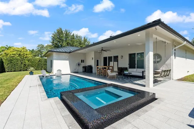$1,162,500 | 15924 Southwest 61st Court, Davie, FL 33331