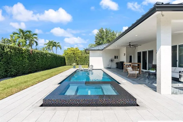 $1,162,500 | 15924 Southwest 61st Court, Davie, FL 33331